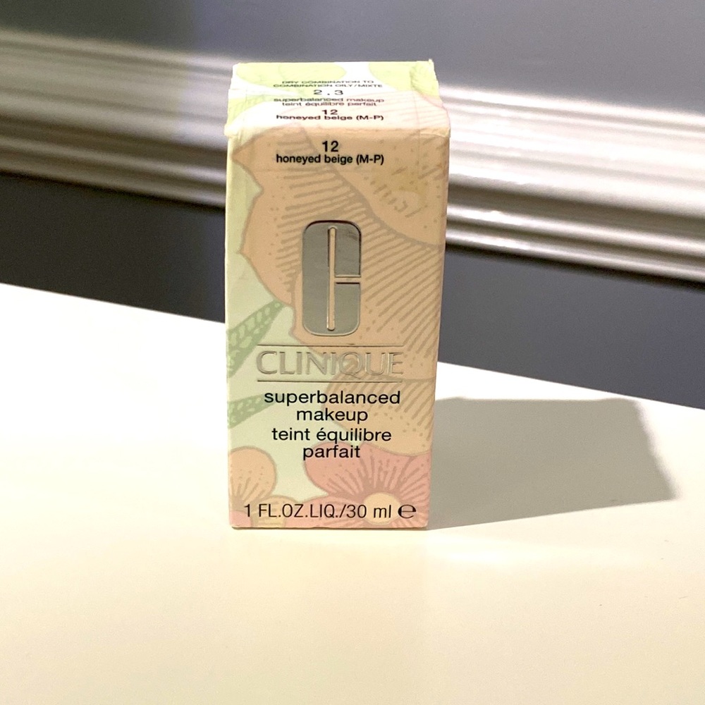 Clinique superbalanced make up liquid foundation ( honeyed beige M-P  12 ) 1oz